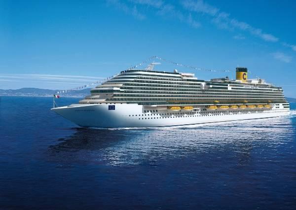 L'insolita invasione di navi da crociera nel golfo di Orosei 