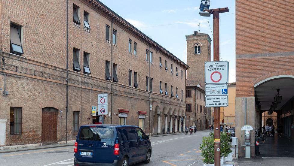 «Bus elettrici, ciclabili e nuova Ztl». Il Comune di Ferrara presenta la mobilità futura 