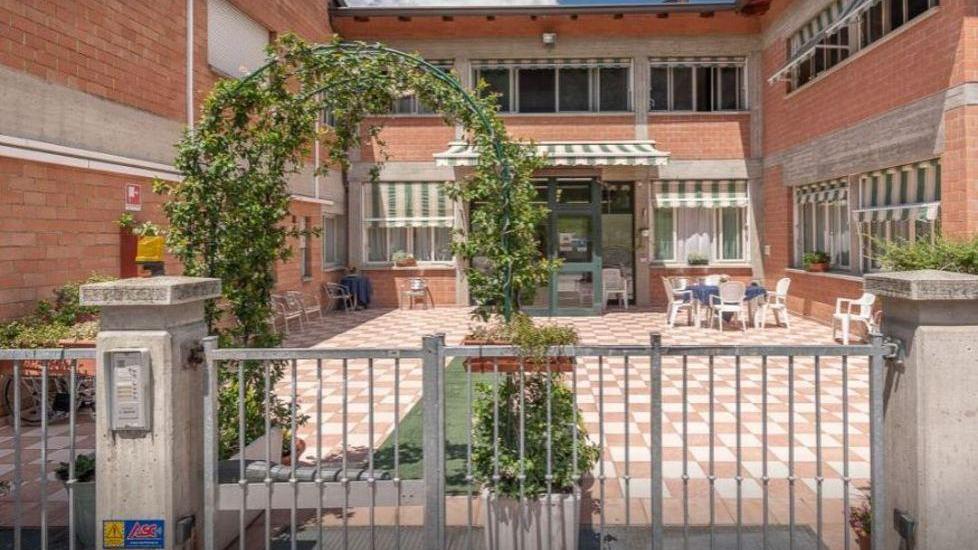 L'ingresso della casa per anziani Sna Giuseppe a Quattro Castella