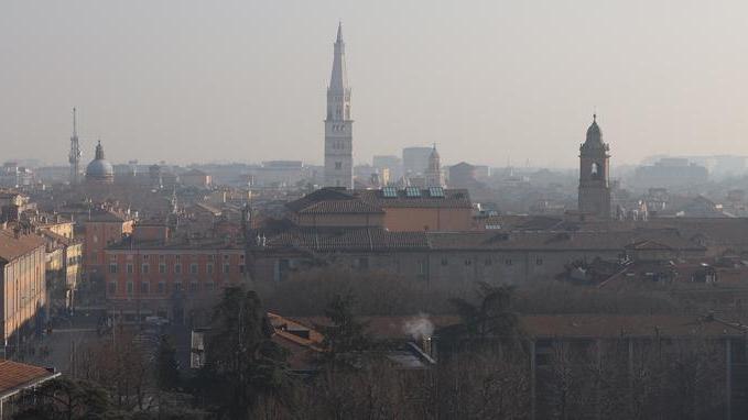 Modena, aria più inquinata nonostante lo stop Pm10, sforamenti aumentati del 35%