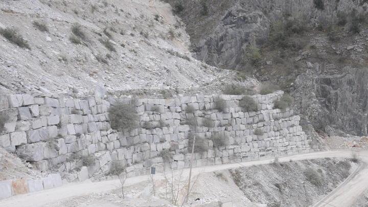 Tassazione del marmo: mancano 1,7 milioni nelle casse del Comune