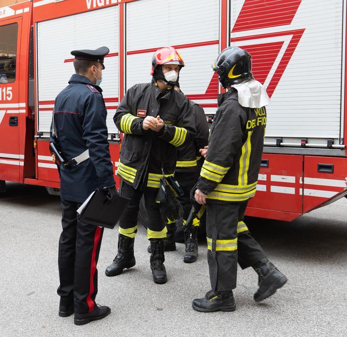 Giovane salvato dai carabinieri nella casa invasa dal fumo