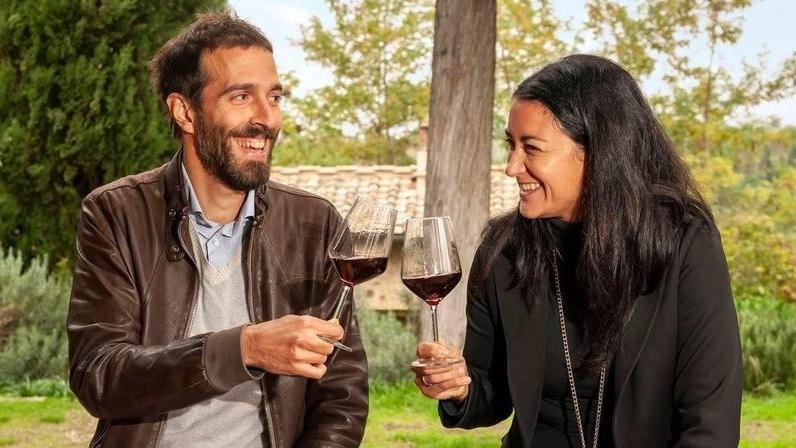 Giacomo Ceccarelli e Elena Fanfani hanno creato una vetrina virtuale dove esporre le eccellenze vinicole del territorio toscano