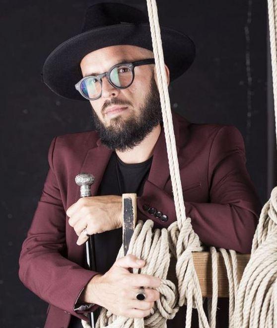 Simoni, il singolo poi il cd In uscita “Porno società”