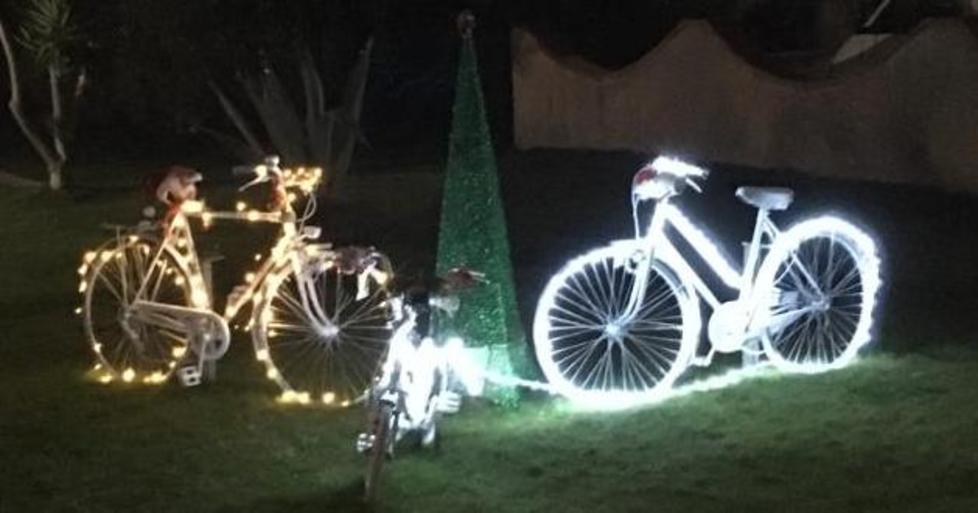 Albinia è costellata di fili, addobbi e luci È un Natale più caldo