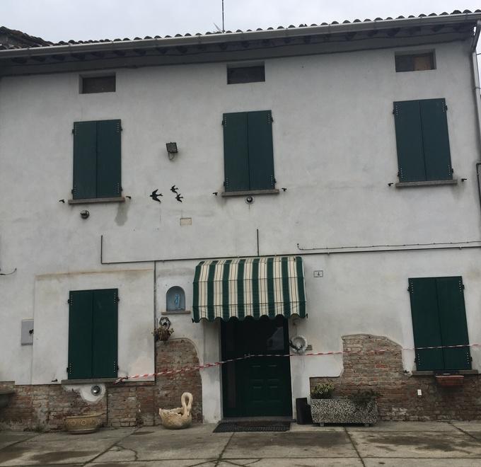 Fuga di gas, esplosione in un cascinale 