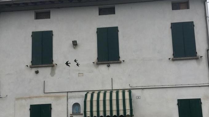 Fuga di gas, esplosione in un cascinale