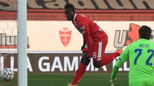 Monza, esordio con gol per Balotelli