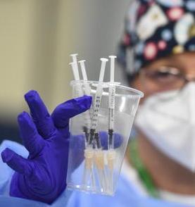 Linea dura degli Ordini contro i medici no vax 