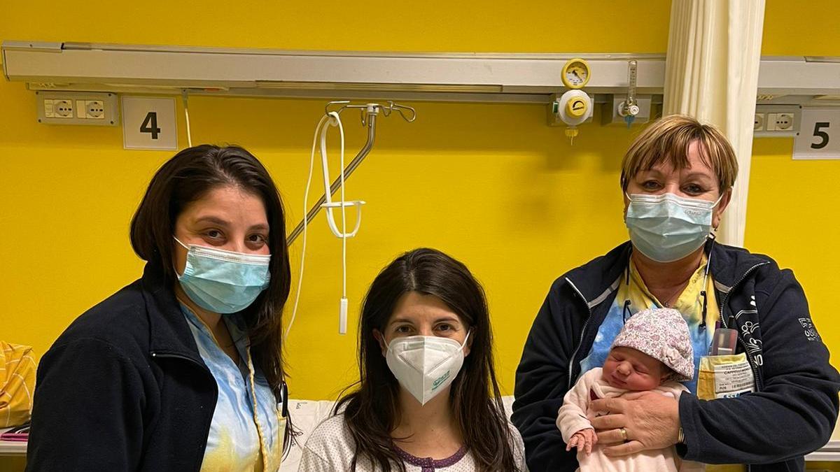 La piccola Livia con la mamma (Foto Lorenzo Innocenti)