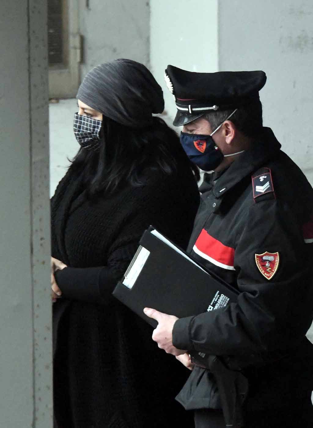 Tamara Pucciarelli durante l'interrogatorio di garanzia