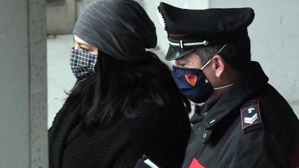 Tamara Pucciarelli durante l'interrogatorio di garanzia