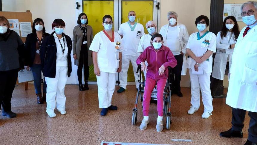 Modena Le prime cento vaccinazioni nelle Cra «Giornata storica dopo mesi di lotta»