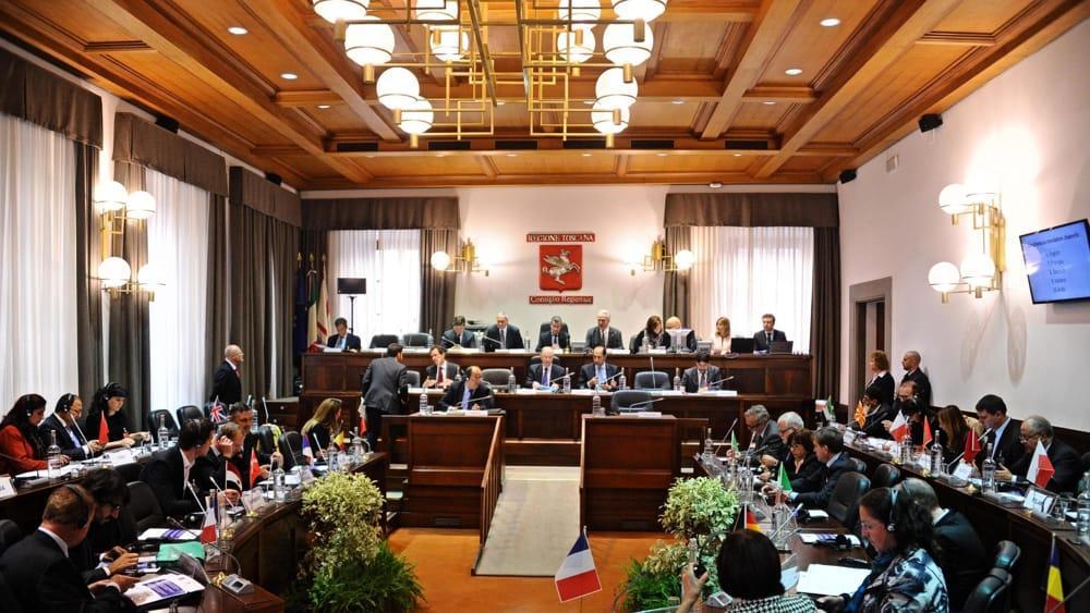 Consiglio regionale, la beffa del taglio ai rimborsi: pagati anche a chi è collegato da casa - l'elenco con bonus e stipendi 