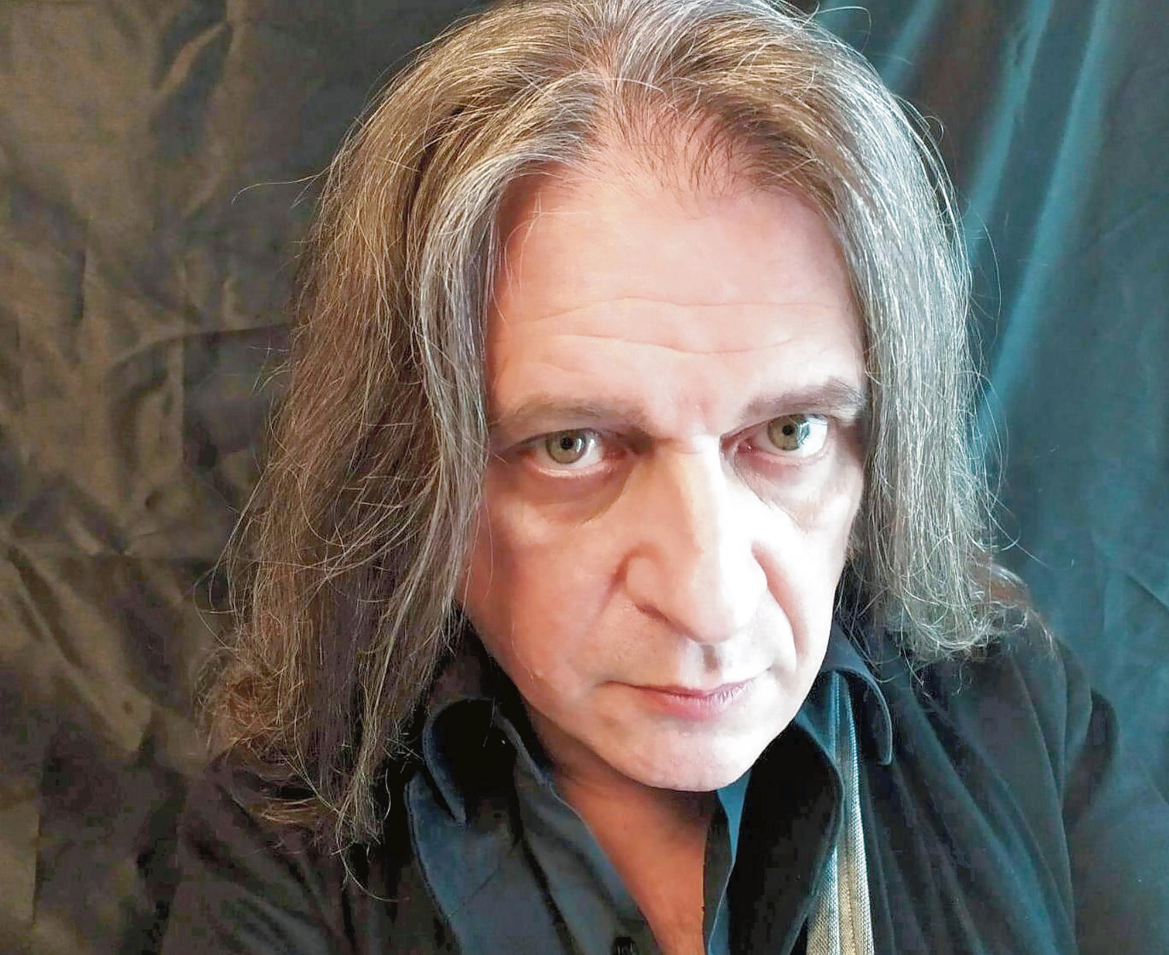 Il pianista Sandro Ivo Bartoli: «Grazie ai miracoli del web suono in mezzo mondo» 