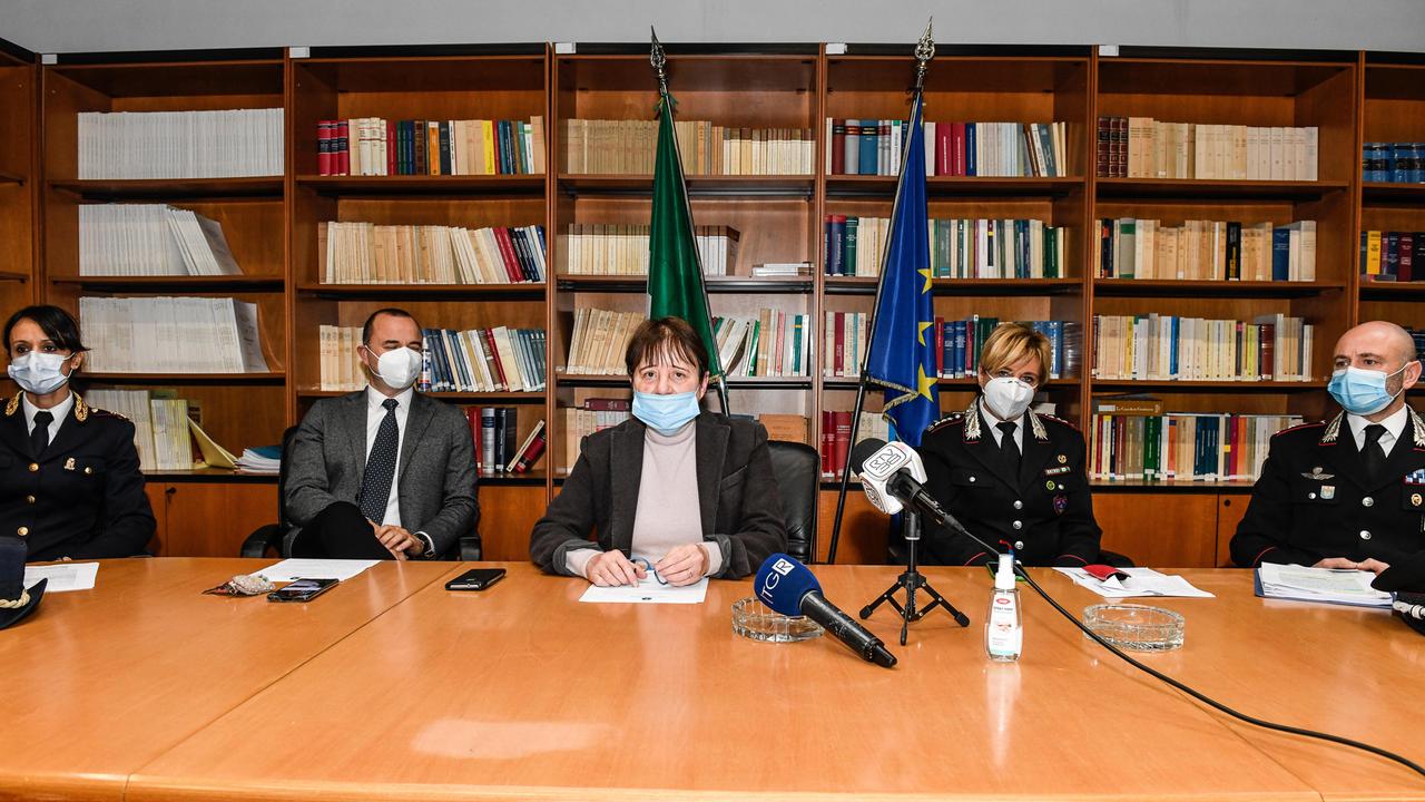 Inchiesta su Vagli, le compravendite sospette e le cessioni all’imprenditore Graziani