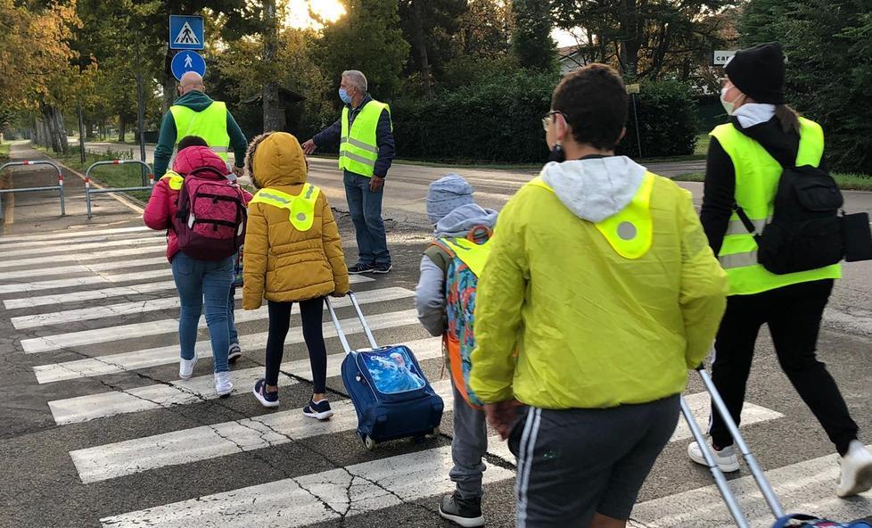Servizio Piedibus per le scuole Fratelli d’Italia all’attacco
