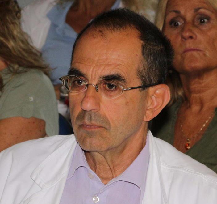 Anche i primari si mettono in coda «Emozionati»