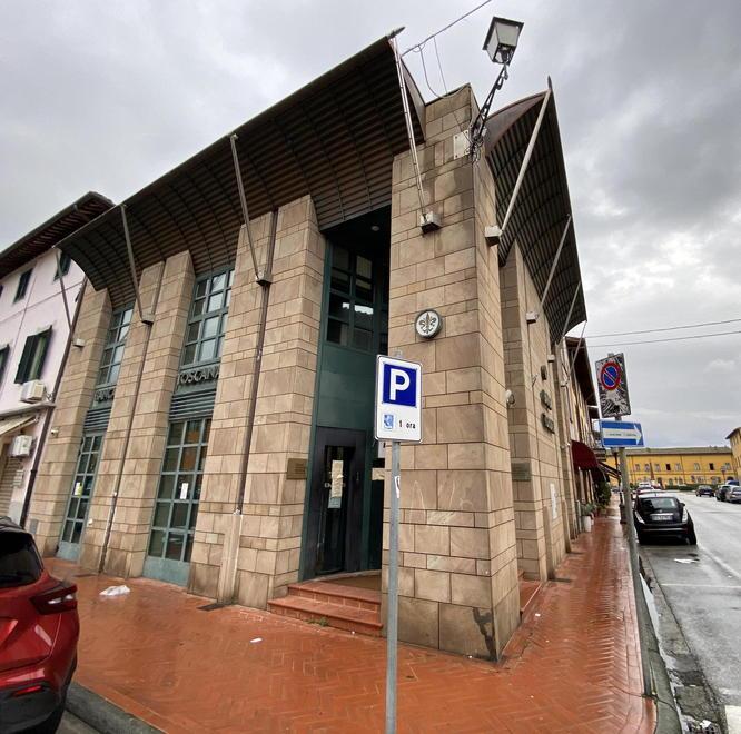  Segnalano il fuoco negli uffici di una banca