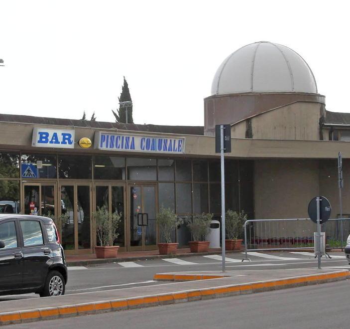 «Piscina, perché il Comune ha tutto questo interesse a cambiare il gestore?»