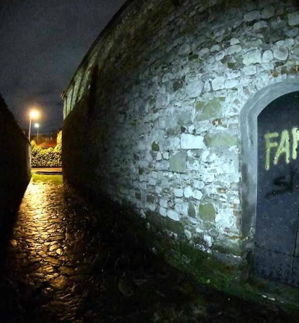 Massa, vandali blasfemi in azione alla chiesa di San Leonardo 