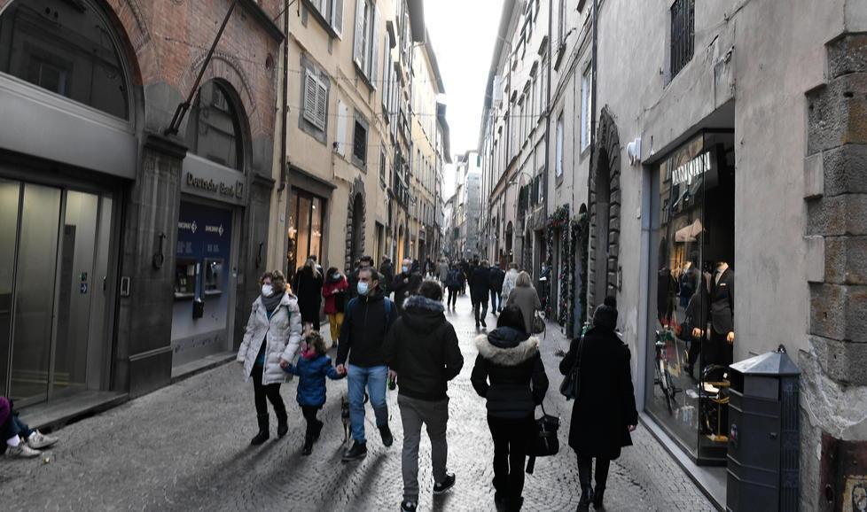 Il centro storico di Lucca durante uno dei giorni “arancioni” delle feste di Natale
