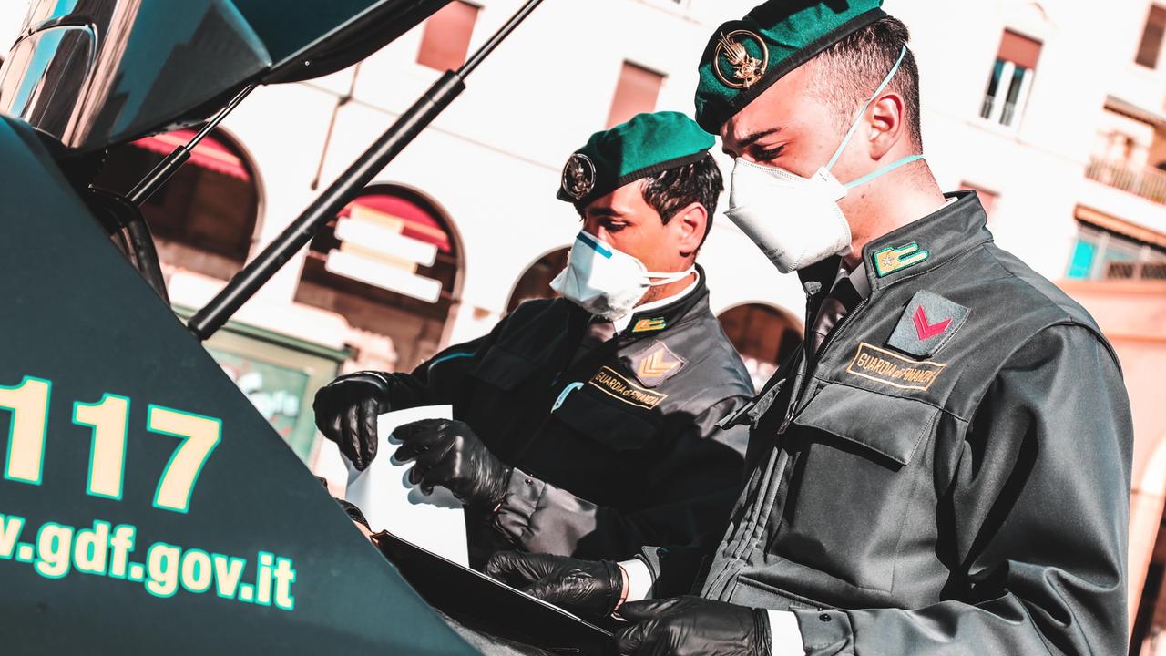 Indagata perché segnalava i posti di blocco su Fb nel lockdown: «Di questa storia se ne occuperà il mio avvocato»