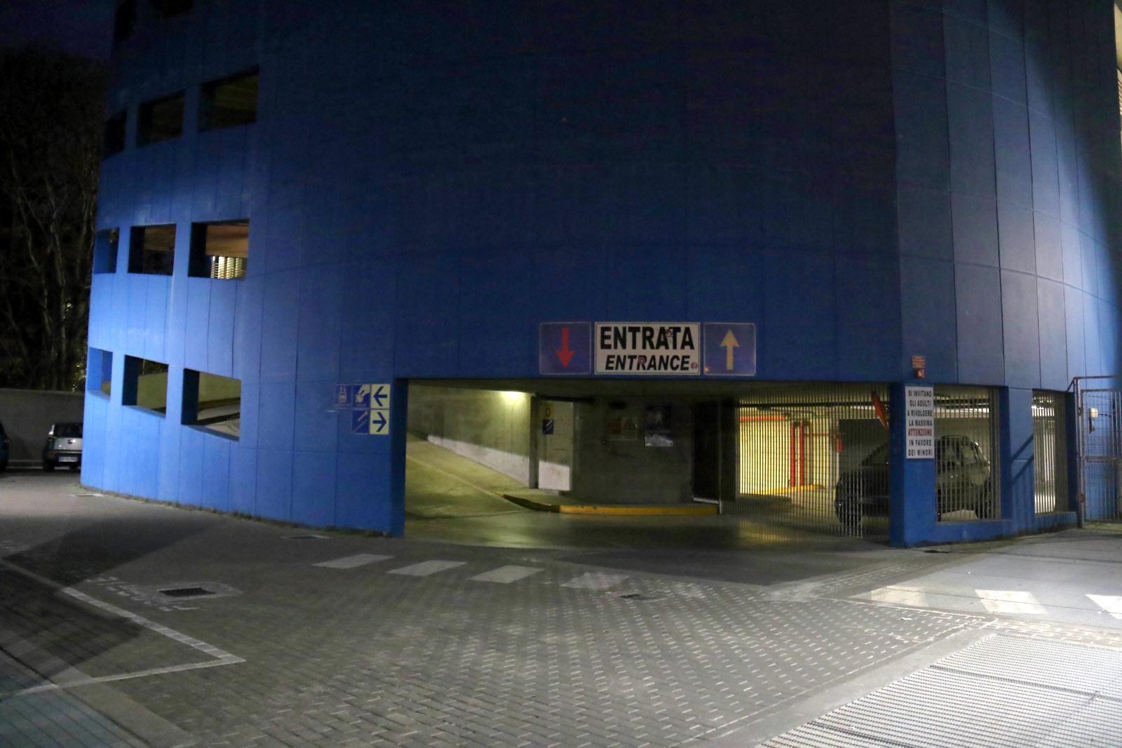 L'ingresso del parcheggio Odeon (foto d'archivio)