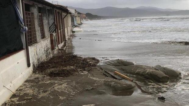 Mareggiata: sopralluogo di Marras e Spadi a Follonica