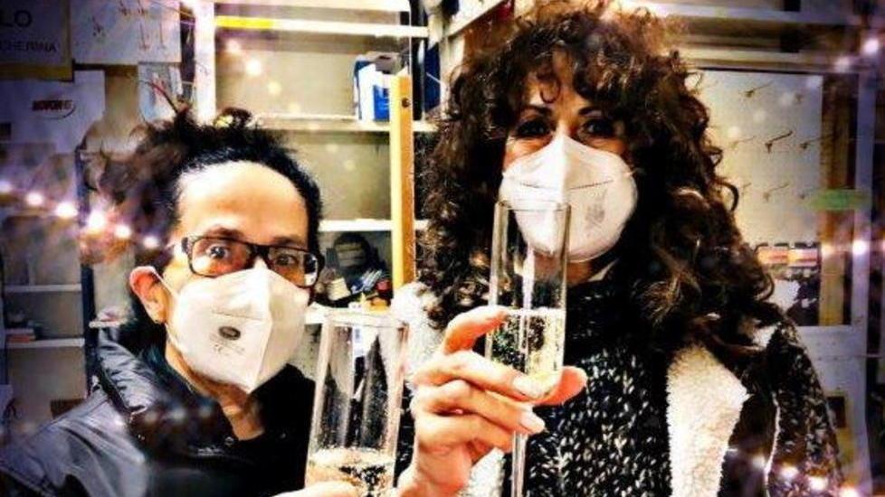 Due negozi in centro chiudono per sempre «Ci mancherà l’affetto della gente»