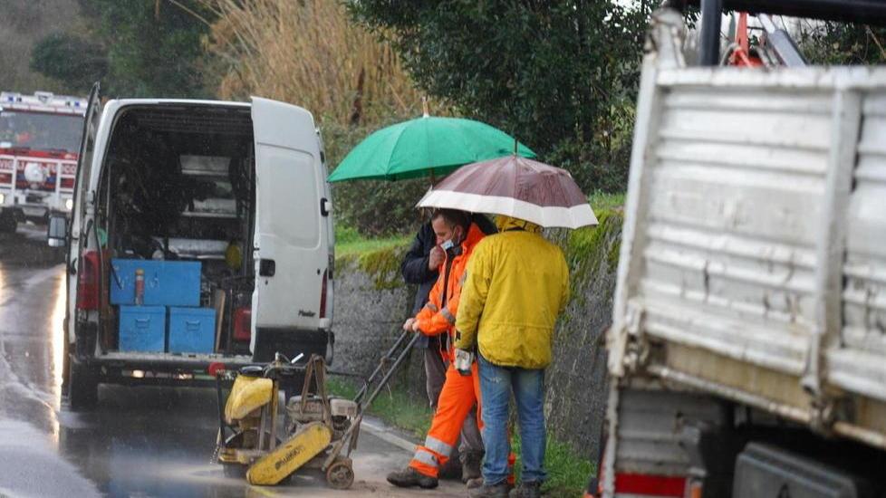 Paese resta isolato dopo la fuga di gas lavori per tutto il giorno