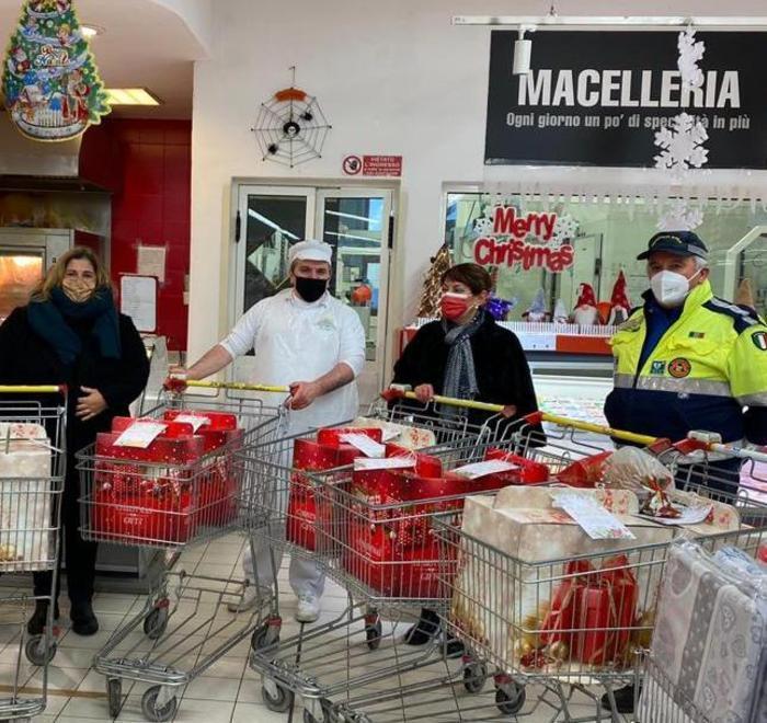 Doni alle famiglie bisognose «Nessuno lasciato indietro»