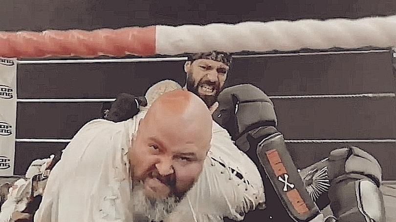 Ultimo dell’anno con wrestling e brindisi I Guadagno sfiorano il titolo del Titano