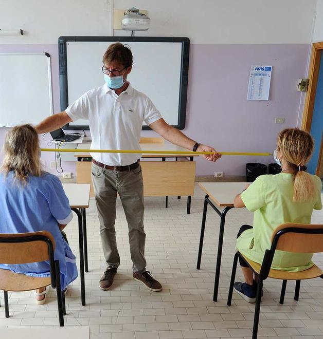 Ingressi sfalsati, presenze a giorni alterni e pc in comodato: così riparte la scuola toscana 