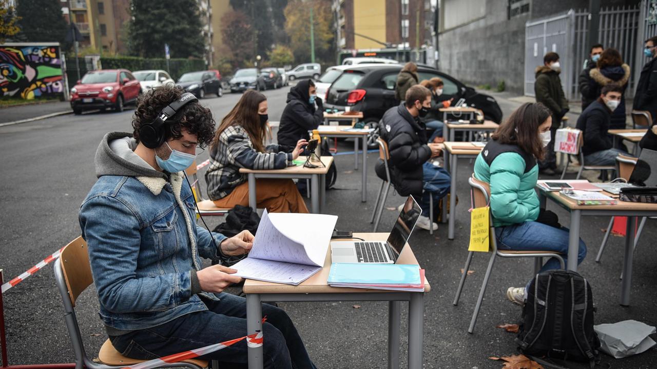 In Toscana la scuola riparte il 7 gennaio