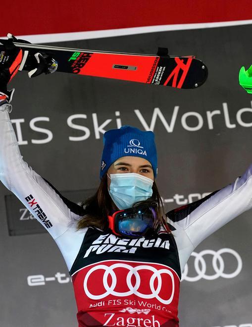 Petra Vlhova detta legge anche a Zagabria, Shiffrin fuori dal podio