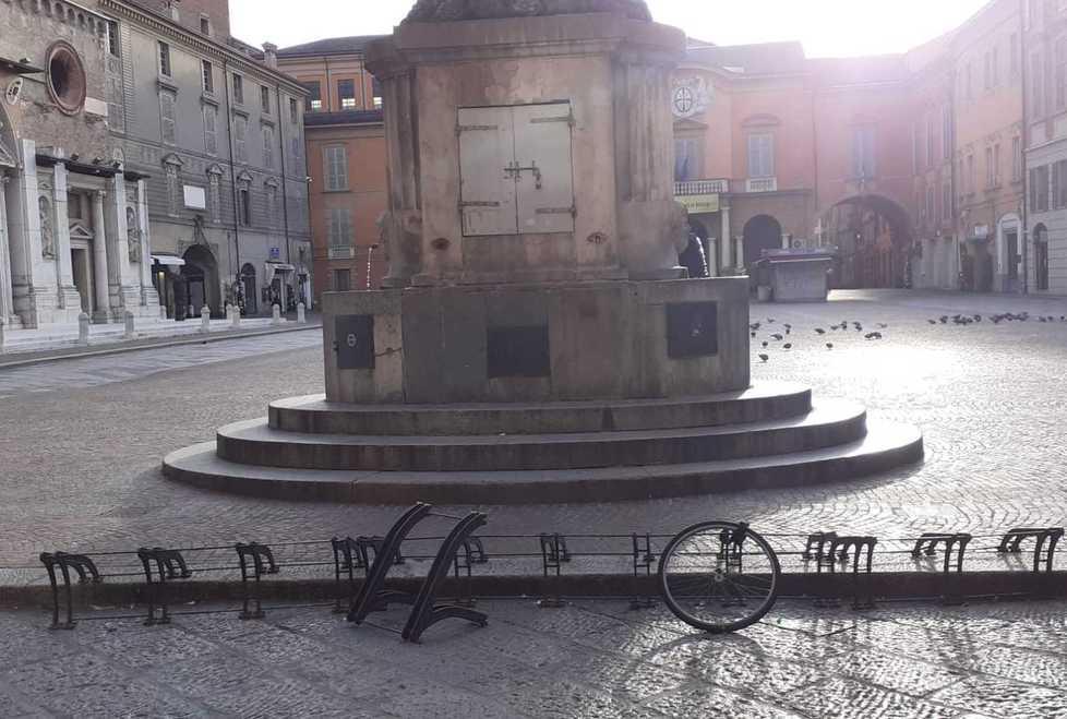 «Dove sono i portabici promessi dal Comune e non ancora arrivati?»
