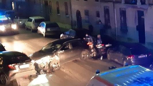Sbanda con l’auto Un uomo all’ospedale