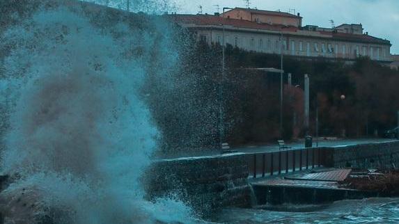 Il maltempo non si ferma: temporali e allerta gialla a Livorno anche martedì 5 gennaio