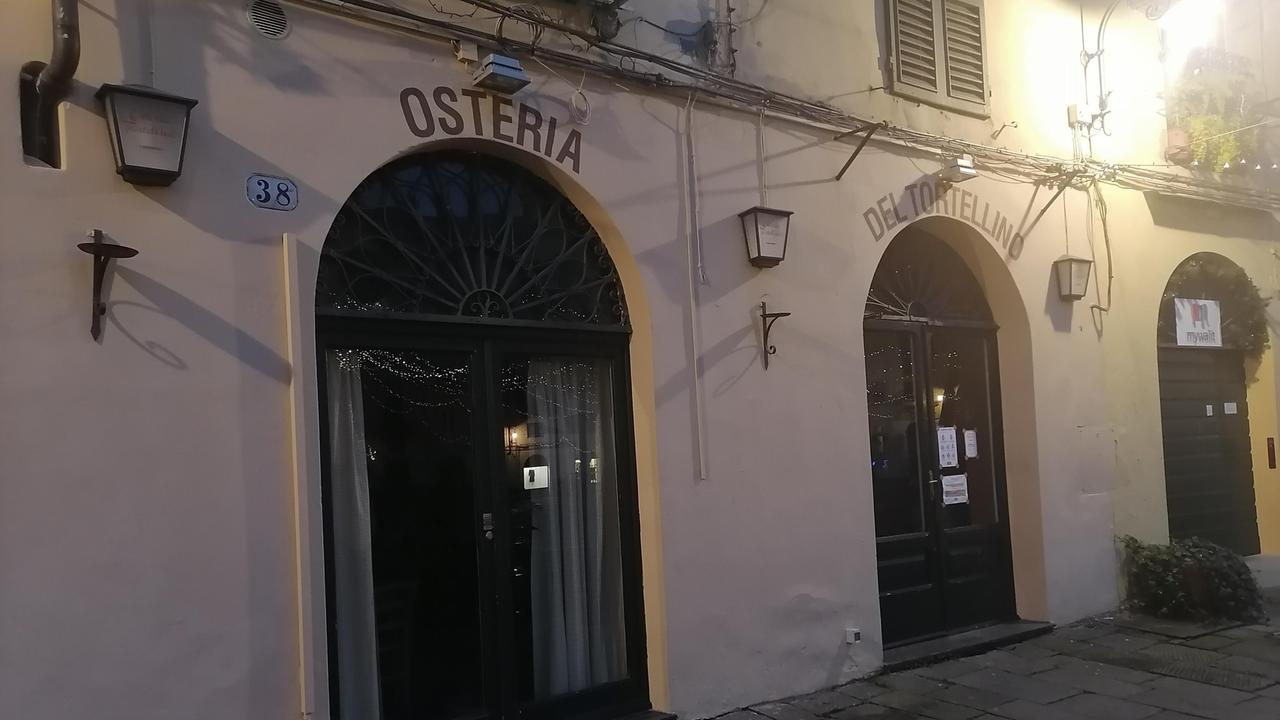 L’Osteria del tortellino in piazza Anfiteatro