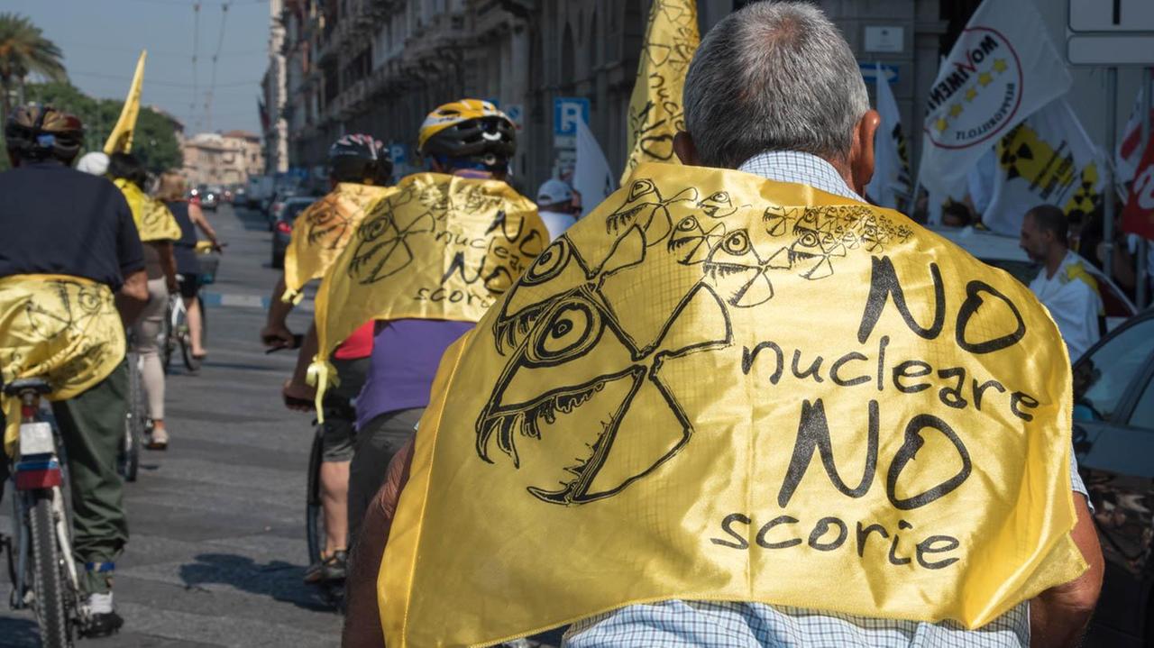 Una manifestazione a Cagliari contro il nucleare (foto mariorosas)