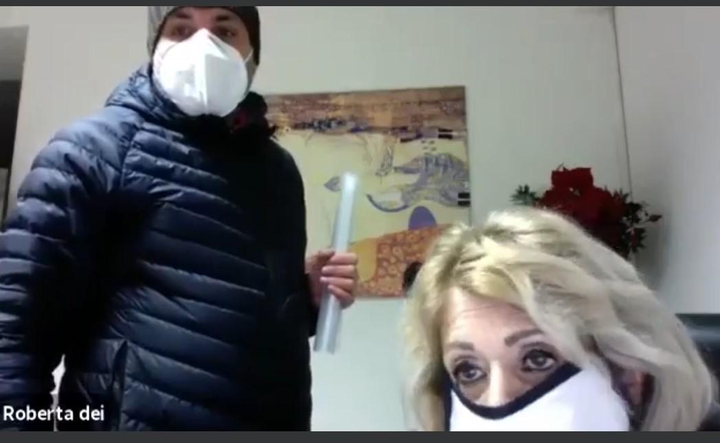Uno screenshot dal video dove si vedono Roberta Dei e Luca Corsi
