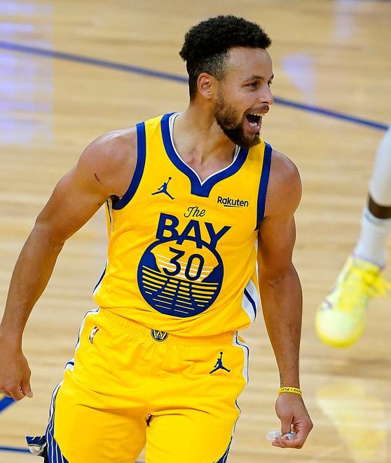 Mostro Curry, vince da solo 62 punti e i Warriors ridono Lakers e Clippers avanti 