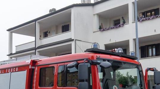 Canna fumaria a fuoco Paura in un’abitazione