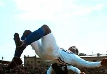 Parola finì sulle figurine Pelè, bastò un solo ciak per la “bicicletta” perfetta
