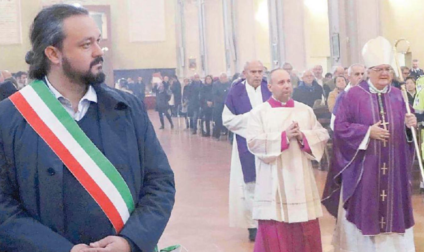 Ferrara, Fabbri: prima gli “storici”, ci danno ragione i parroci. Il vescovo: siete stati già condannati, niente bis 