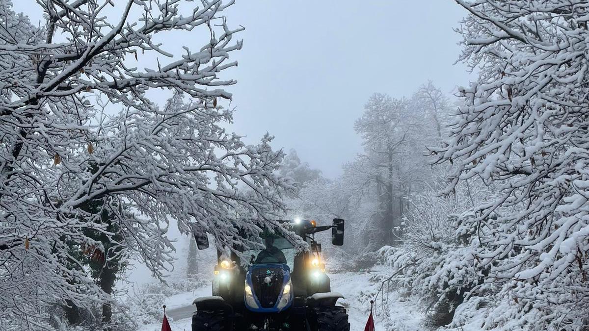 Lo spalaneve in azione in Valbisenzio