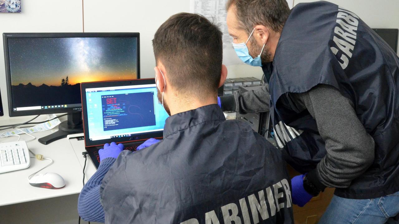 Comacchio, 27enne truffato online: scoperti i responsabili