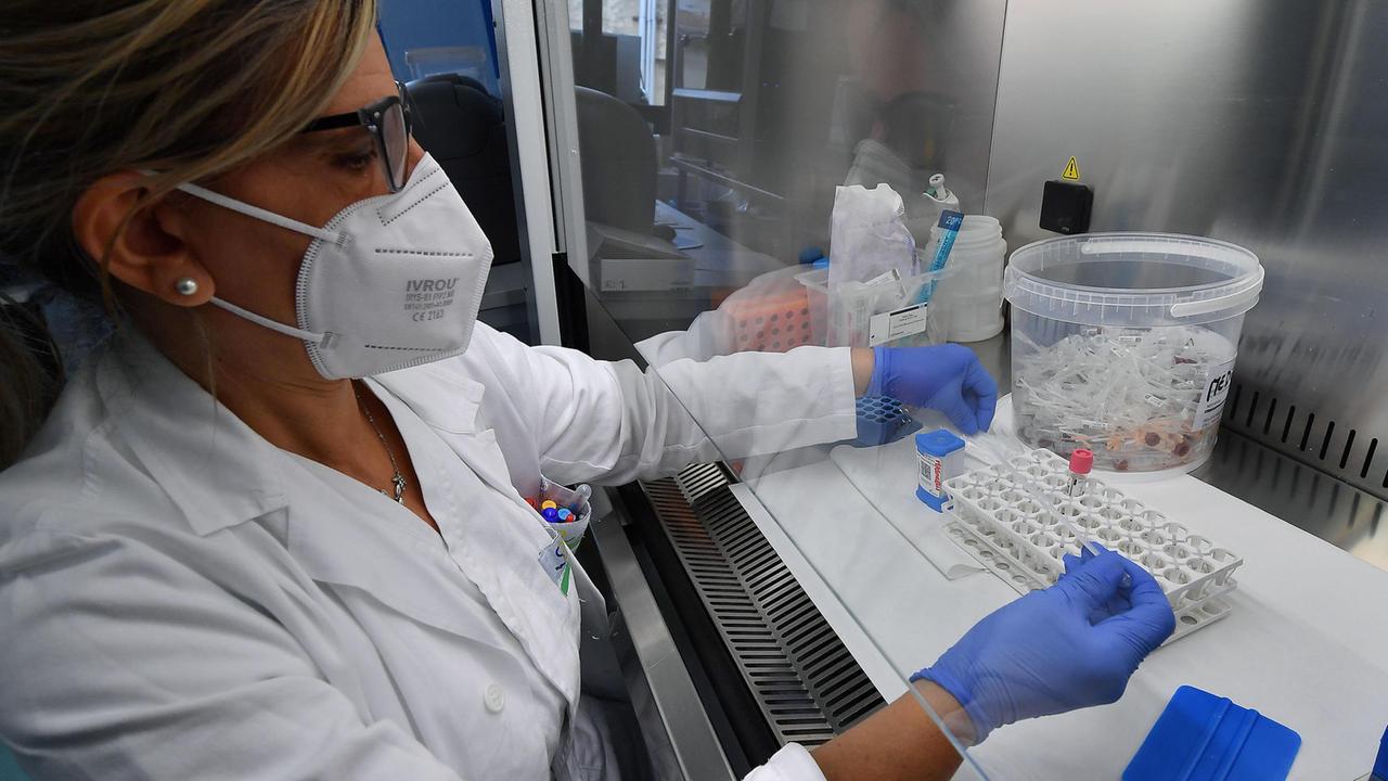 Li Gioi, M5s: "Il laboratorio del Giovanni Paolo II senza reagenti per i tamponi Covid"