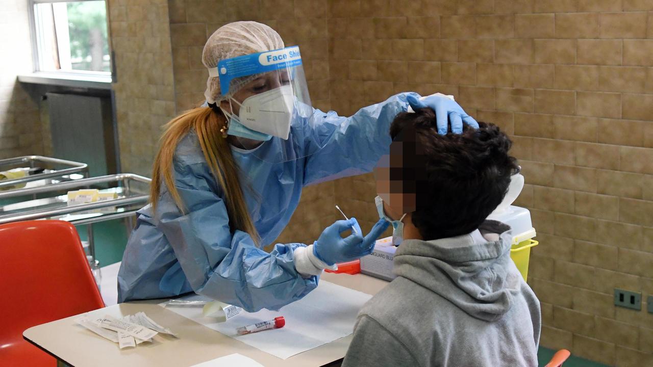 Covid, in Gallura maxi screening nelle scuole: si parte dalle superiori